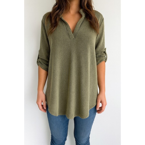 Heimish USA Green Tunic Top Textured 3/4 Sleeve V Neck Casual Blouse - Picture 1 of 5